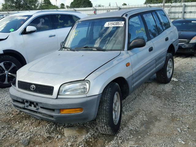 JT3GP10V3V7022721 - 1997 TOYOTA RAV4 SILVER photo 2