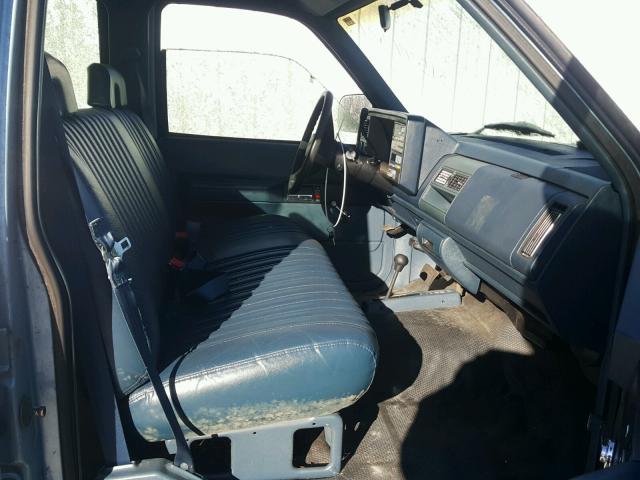 1GNGK26N9PJ413201 - 1993 CHEVROLET SUBURBAN K BLUE photo 5