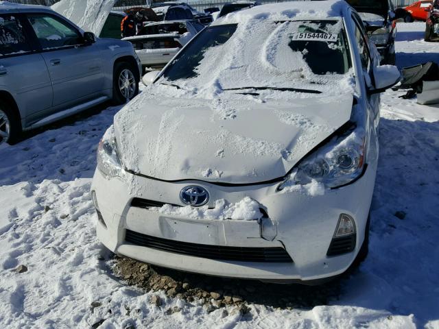 JTDKDTB35E1065451 - 2014 TOYOTA PRIUS C WHITE photo 9