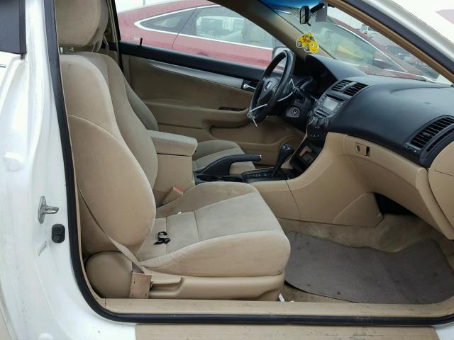 1HGCM722X3A006896 - 2003 HONDA ACCORD LX WHITE photo 5