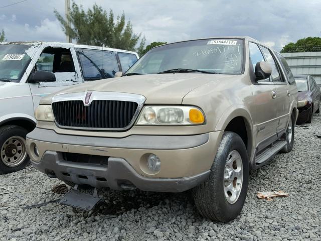 5LMPU28L8WLJ33294 - 1998 LINCOLN NAVIGATOR GOLD photo 2