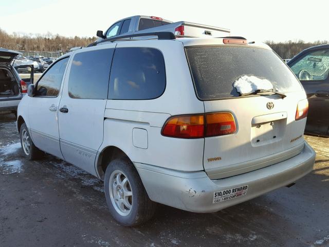 4T3ZF13C3WU072963 - 1998 TOYOTA SIENNA LE WHITE photo 3