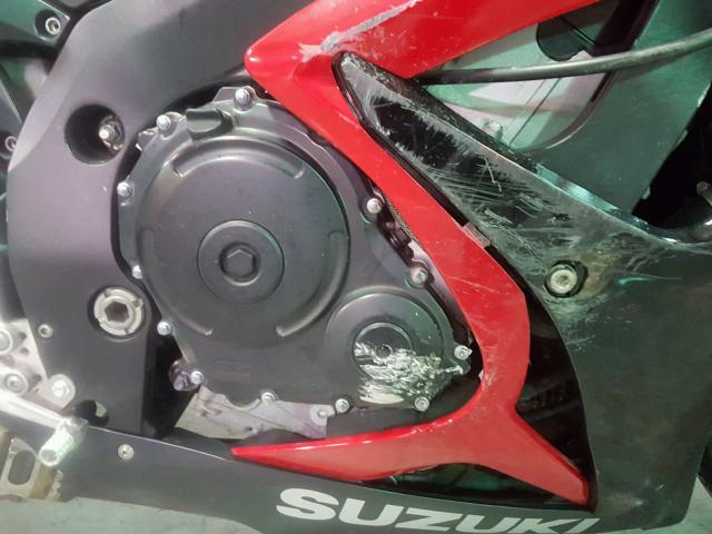 JS1GN7DA562113932 - 2006 SUZUKI GSX-R600 K RED photo 7