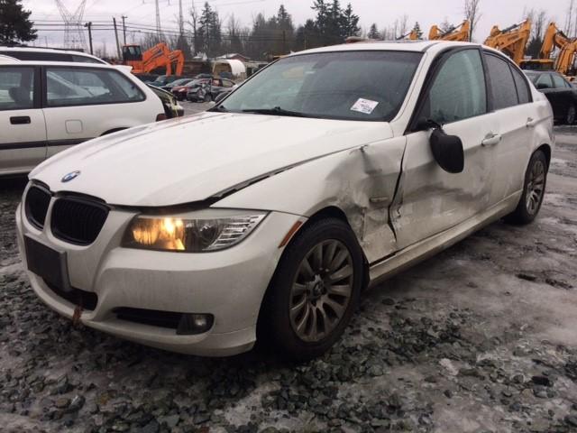 WBAPG73509A401174 - 2009 BMW 323 I WHITE photo 2