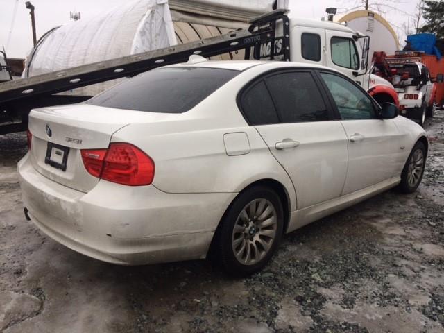 WBAPG73509A401174 - 2009 BMW 323 I WHITE photo 4