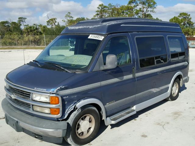 1GBFG15M2V1072038 - 1997 CHEVROLET EXPRESS G1 BLUE photo 2