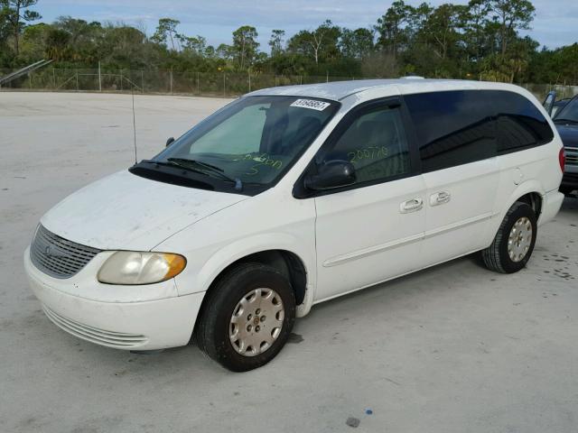 2C4GP44322R594167 - 2002 CHRYSLER TOWN & COU WHITE photo 2