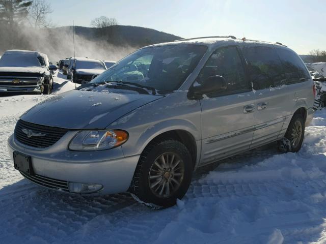 2C8GT64L21R264579 - 2001 CHRYSLER TOWN & COU SILVER photo 2