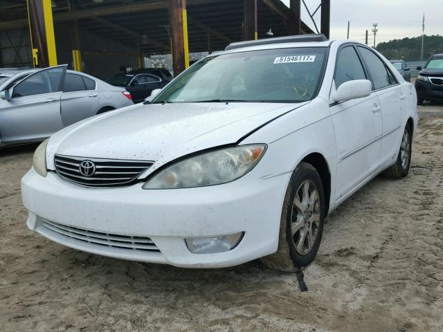 4T1BF30K35U087981 - 2005 TOYOTA CAMRY LE თეთრი ფოტო 2