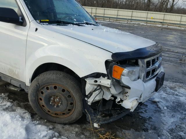 1FMCU9DG5CKB68699 - 2012 FORD ESCAPE XLT WHITE photo 9