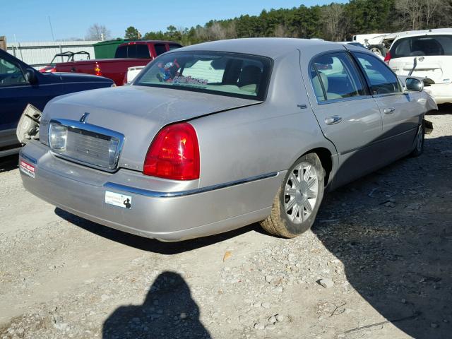 2LNBL8CV5AX611324 - 2010 LINCOLN TOWN CAR S SILVER photo 4