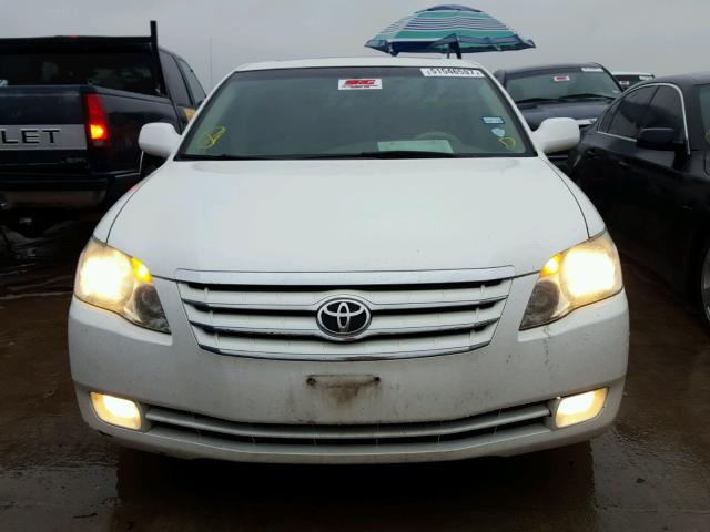 4T1BK36B96U150635 - 2006 TOYOTA AVALON XL WHITE photo 9