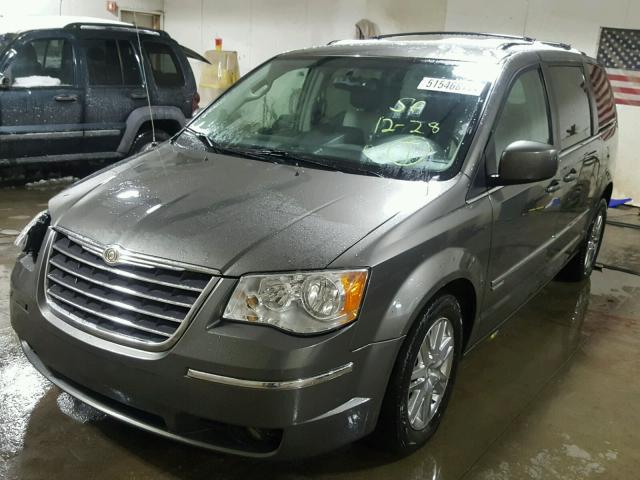 2A4RR5DX2AR279681 - 2010 CHRYSLER TOWN & COU GRAY photo 2