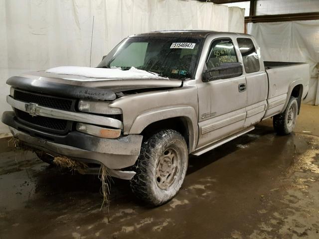 1GCHK29132E118523 - 2002 CHEVROLET SILVERADO SILVER photo 2