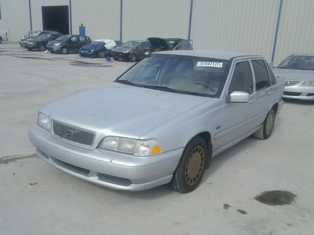 YV1LS5530W1418417 - 1998 VOLVO S70 SILVER photo 2