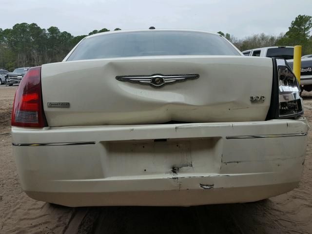 2C3KA53G37H777326 - 2007 CHRYSLER 300 TOURIN WHITE photo 9