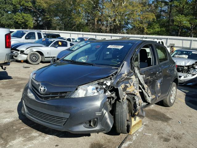 JTDKTUD31DD569739 - 2013 TOYOTA YARIS GRAY photo 2