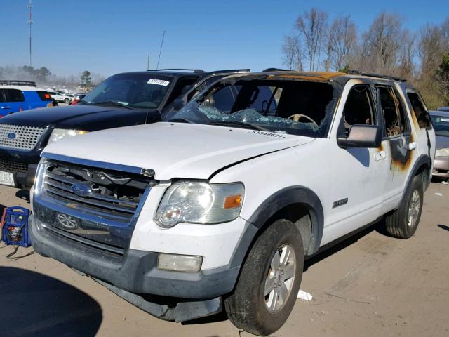 1FMEU63E77UB35091 - 2007 FORD EXPLORER X WHITE photo 2