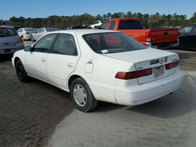 4T1BG22K1WU313845 - 1998 TOYOTA CAMRY CE WHITE photo 3