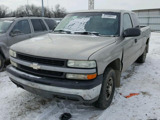 1GCEK19VX2E199424 - 2002 CHEVROLET SILVERADO SILVER photo 2