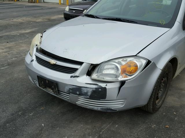 1G1AK58F387308389 - 2008 CHEVROLET COBALT LS SILVER photo 9