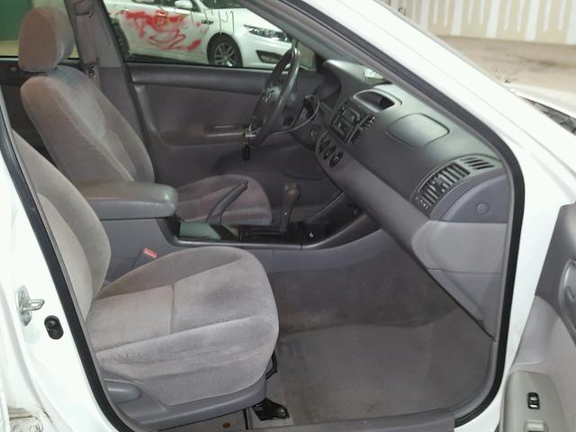 4T1BE32K02U033095 - 2002 TOYOTA CAMRY LE თეთრი ფოტო 5