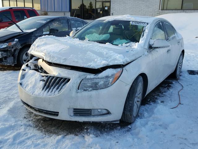 2G4GS5EK9C9148122 - 2012 BUICK REGAL PREM WHITE photo 2