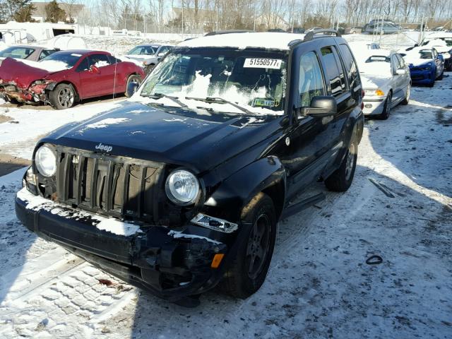 1J8GL38K55W669763 - 2005 JEEP LIBERTY RE BLACK photo 2