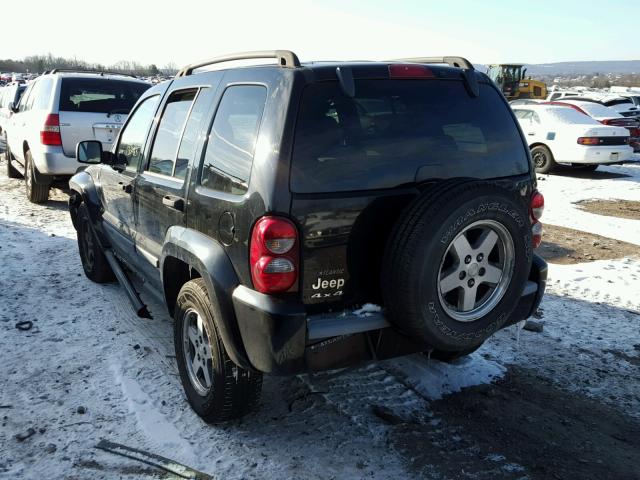 1J8GL38K55W669763 - 2005 JEEP LIBERTY RE BLACK photo 3