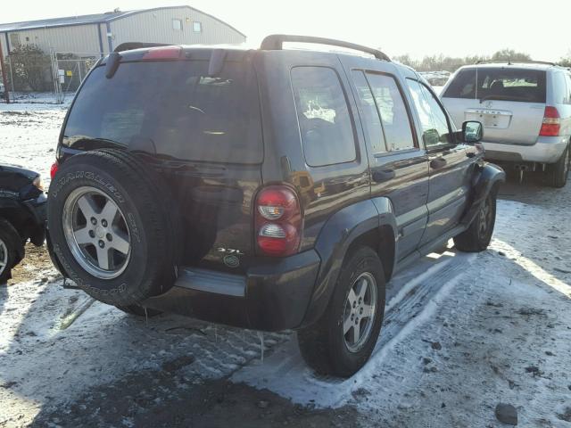 1J8GL38K55W669763 - 2005 JEEP LIBERTY RE 黑色 照片 4
