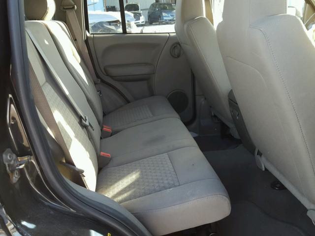 1J8GL38K55W669763 - 2005 JEEP LIBERTY RE 黑色 照片 6