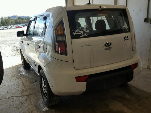 KNDJT2A1XB7704747 - 2011 KIA SOUL WHITE photo 3