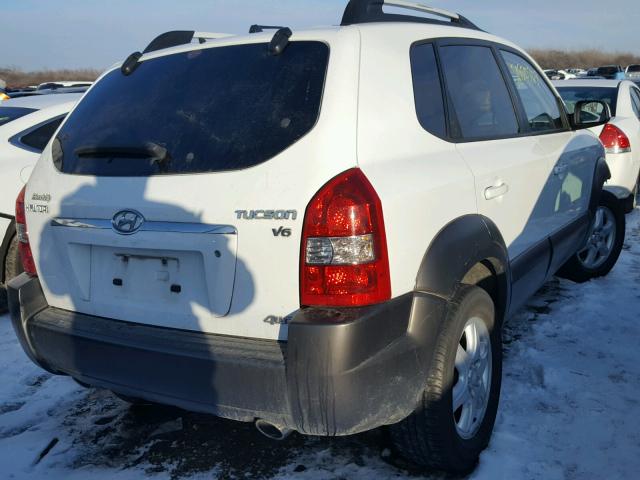 KM8JN72D75U078446 - 2005 HYUNDAI TUCSON GLS WHITE photo 4