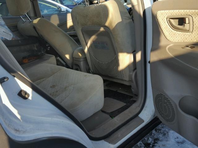 KM8JN72D75U078446 - 2005 HYUNDAI TUCSON GLS WHITE photo 6