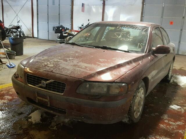 YV1RS61R812070203 - 2001 VOLVO S60 MAROON photo 2