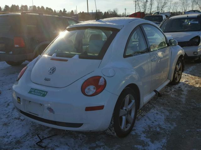 3VWFW31C88M510685 - 2008 VOLKSWAGEN NEW BEETLE WHITE photo 4