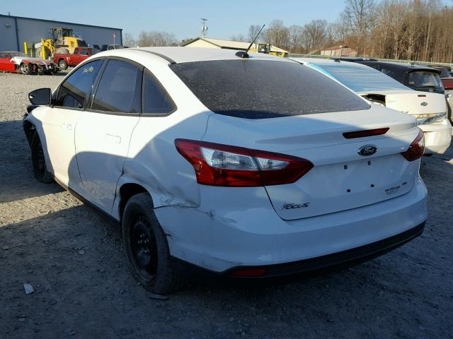 1FAHP3F21CL308408 - 2012 FORD FOCUS SE WHITE photo 3