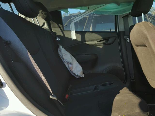 KL8CD6SA0HC751760 - 2017 CHEVROLET SPARK 1LT Белый фото 6