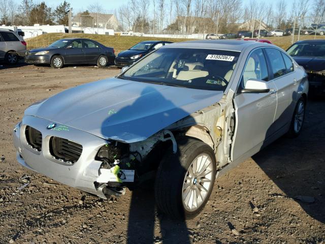 WBAFU7C50BC780451 - 2011 BMW 535 XI Gümüş fotoğraf 2
