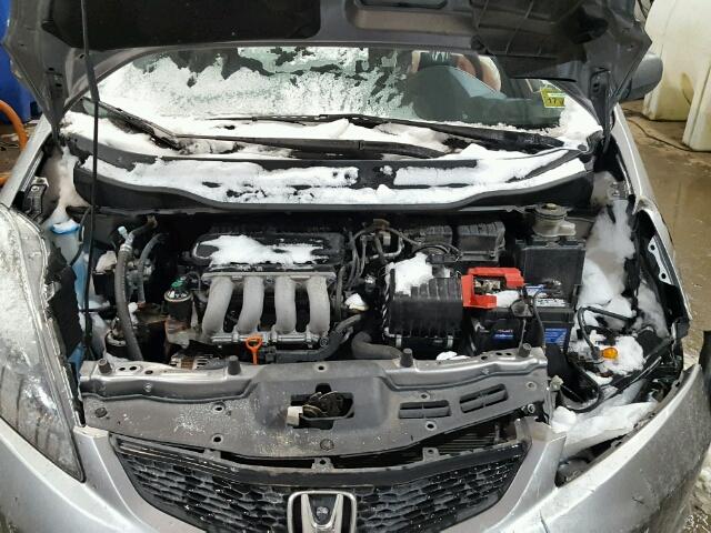 JHMGE88239S001695 - 2009 HONDA FIT SILVER photo 7