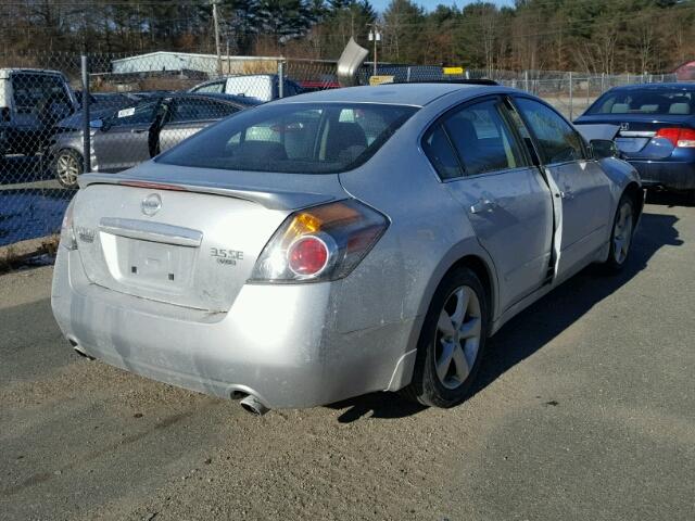 1N4BL21E58C167931 - 2008 NISSAN ALTIMA 3.5 SILVER photo 4