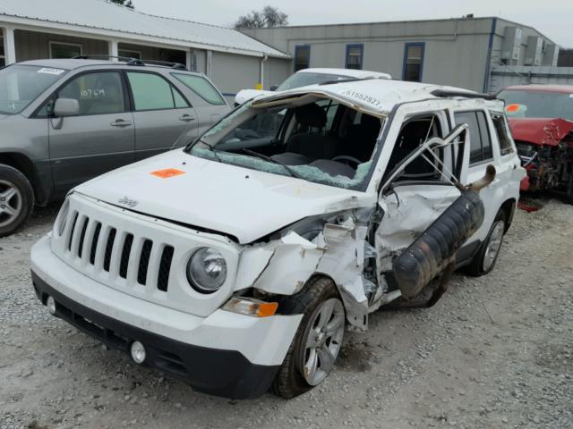 1C4NJPFB9CD567504 - 2012 JEEP PATRIOT LA WHITE photo 2