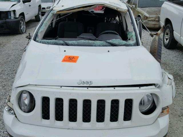 1C4NJPFB9CD567504 - 2012 JEEP PATRIOT LA WHITE photo 7