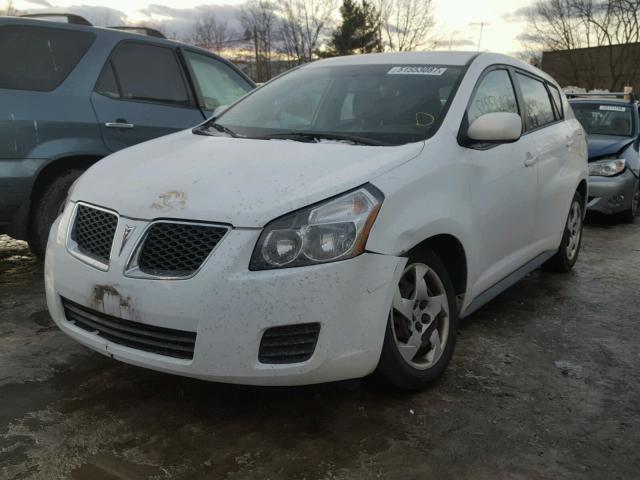 5Y2SP67869Z453552 - 2009 PONTIAC VIBE WHITE photo 2