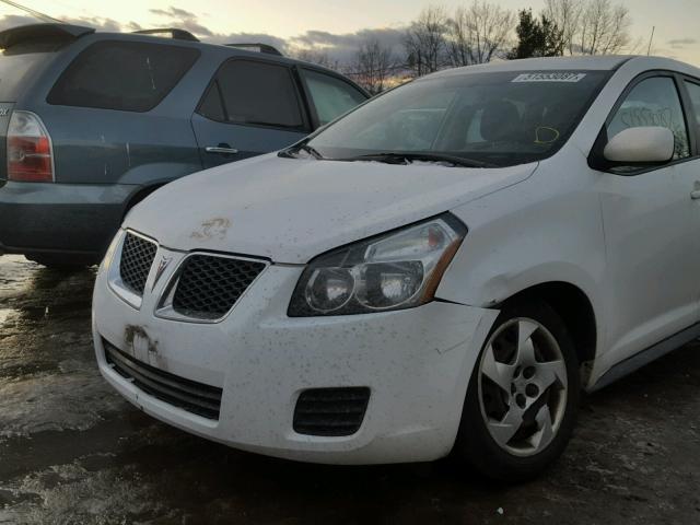 5Y2SP67869Z453552 - 2009 PONTIAC VIBE WHITE photo 9