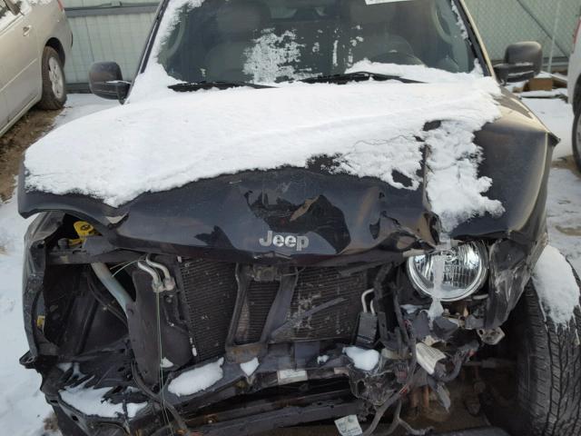 1J4GL58K82W328723 - 2002 JEEP LIBERTY LI BLACK photo 7