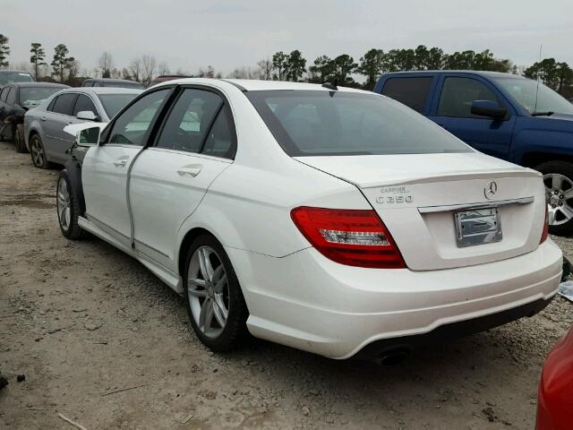 WDDGF4HB7EG228897 - 2014 MERCEDES-BENZ C 250 WHITE photo 3