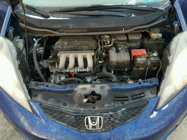 JHMGE8H26AS012078 - 2010 HONDA FIT BLUE photo 7