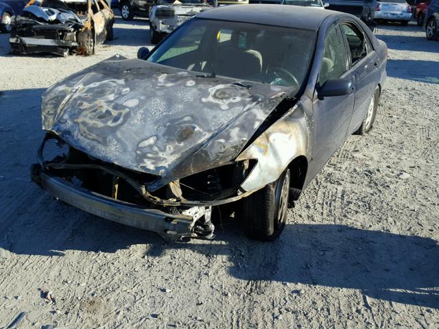 4T1BF32KX3U058309 - 2003 TOYOTA CAMRY LE BLUE photo 2