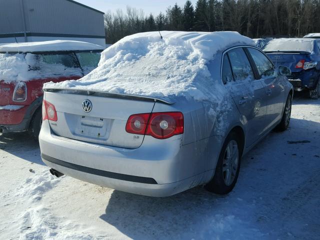 3VWEG71K37M154748 - 2007 VOLKSWAGEN JETTA WOLF SILVER photo 4